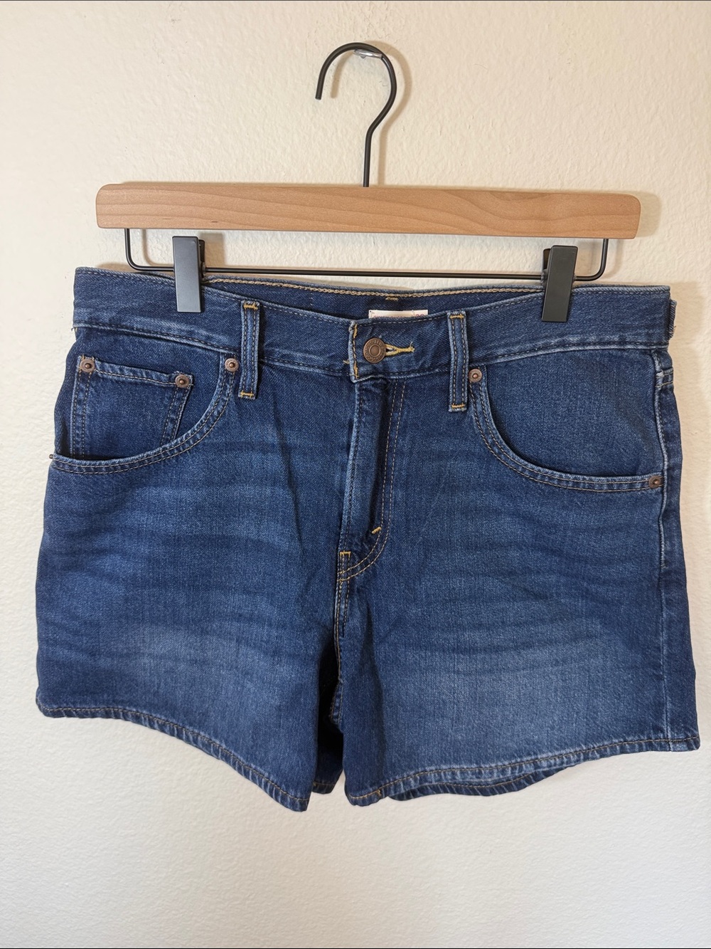 NWOT LEVI’S Cinch Dark Blue Denim Jean Shorts